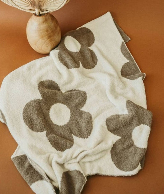 Daisy Plush Blanket - Cocoa